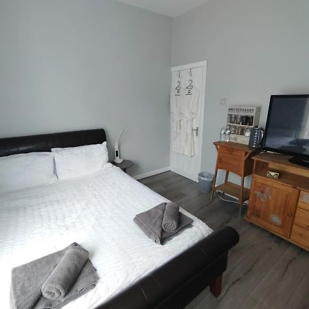 Double Room Close To Efc Lfc Liverpool City Centre Exterior photo